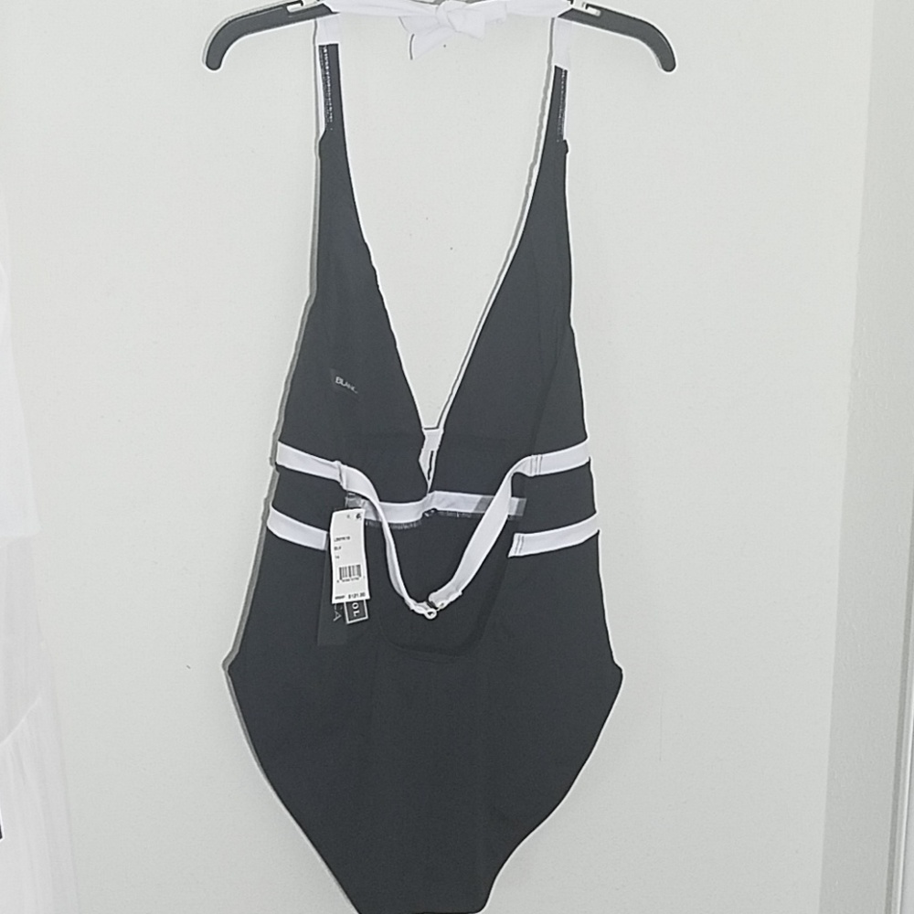 🆕 La Blanca Plus Modern Muse Plunge One Piece - Picture 5 of 7